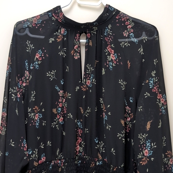 High-collared mini dress - Picture 1 of 10